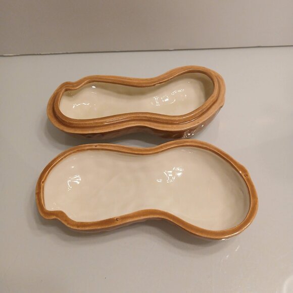 Vintage 1970’s Ceramic Peanut Candy Dish Trinket Box with Lid 8 1/2 " - Picture 3 of 5